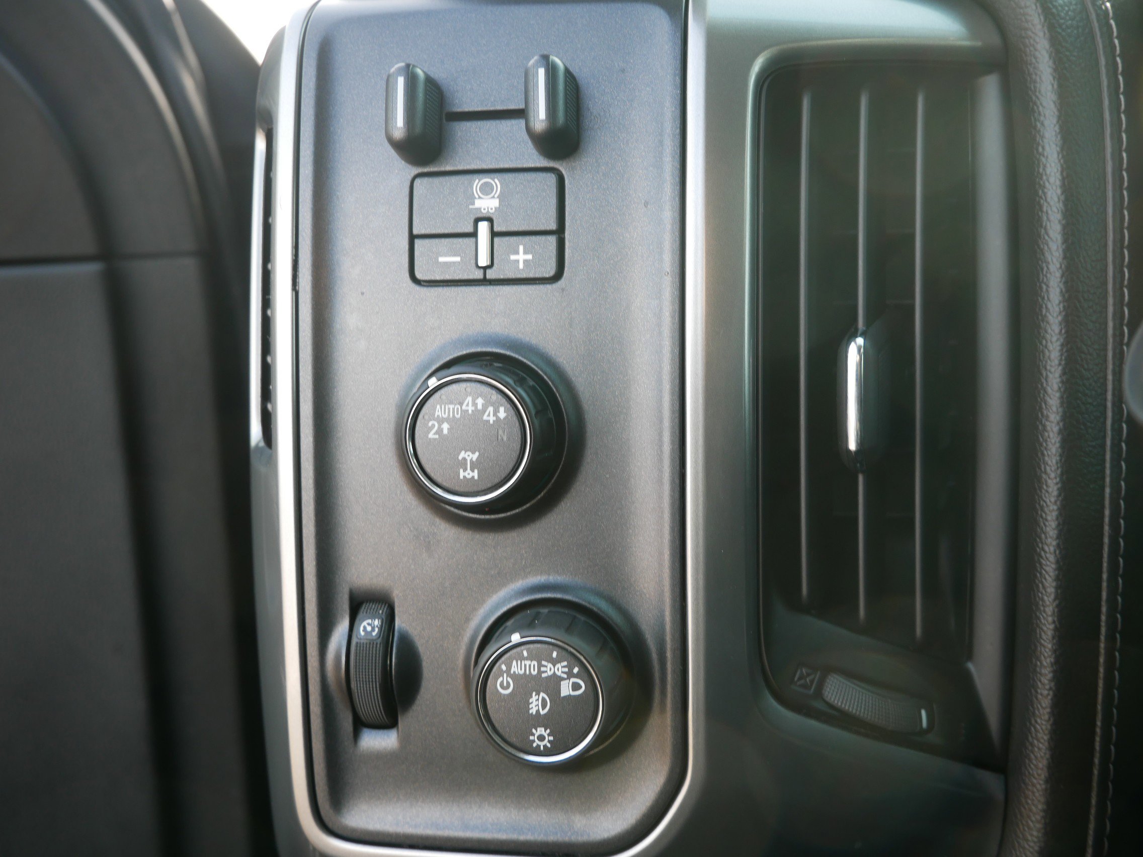 Used 2017 Chevrolet Silverado 1500 LTZ Z71 w/ LTZ Plus Package image 16