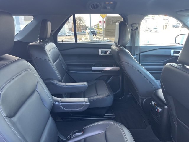 Certified 2022 Ford Explorer XLT w/ Equipment Group 202A image 31
