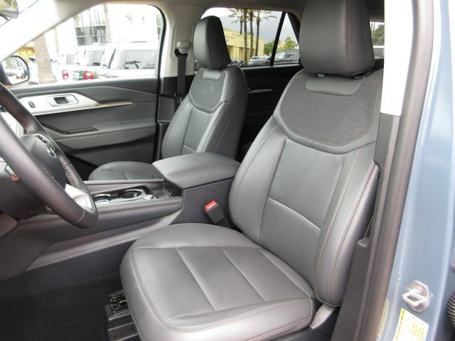 Certified 2025 Ford Explorer Active w/ Active Comfort Package image 12
