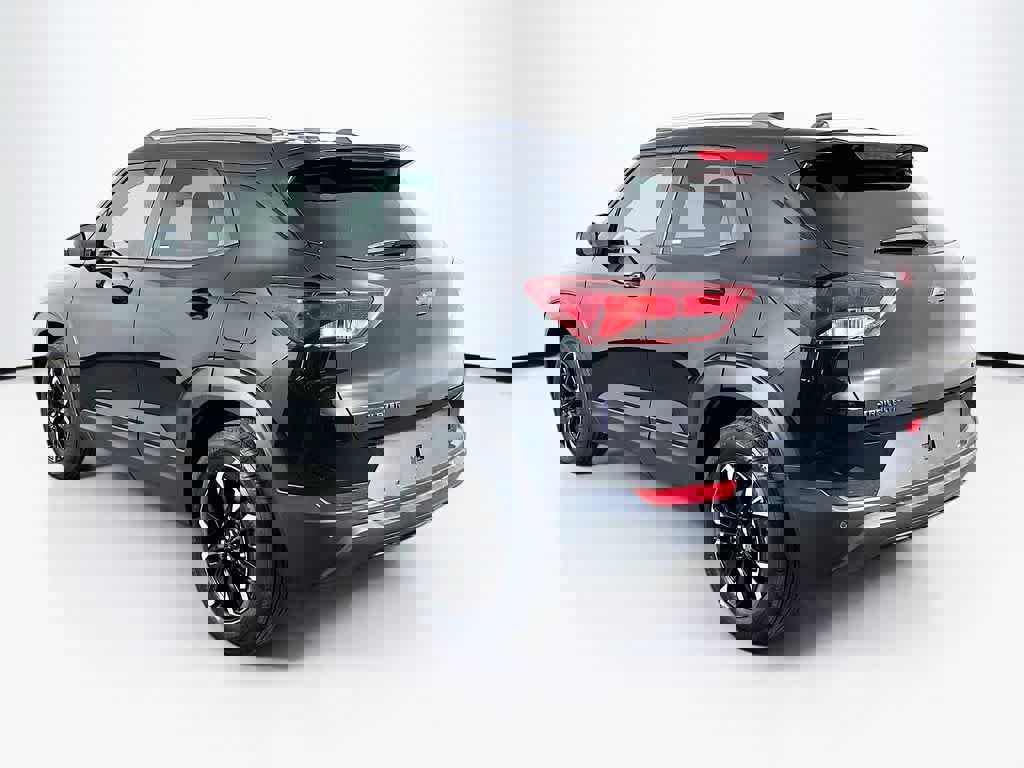 Used 2022 Chevrolet TrailBlazer LT w/ Convenience Package image 3