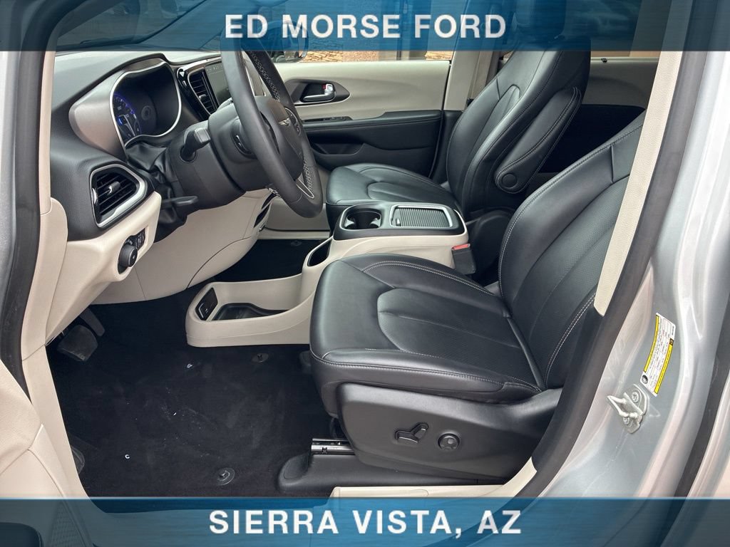 Used 2024 Chrysler Pacifica Touring-L FWD image 29