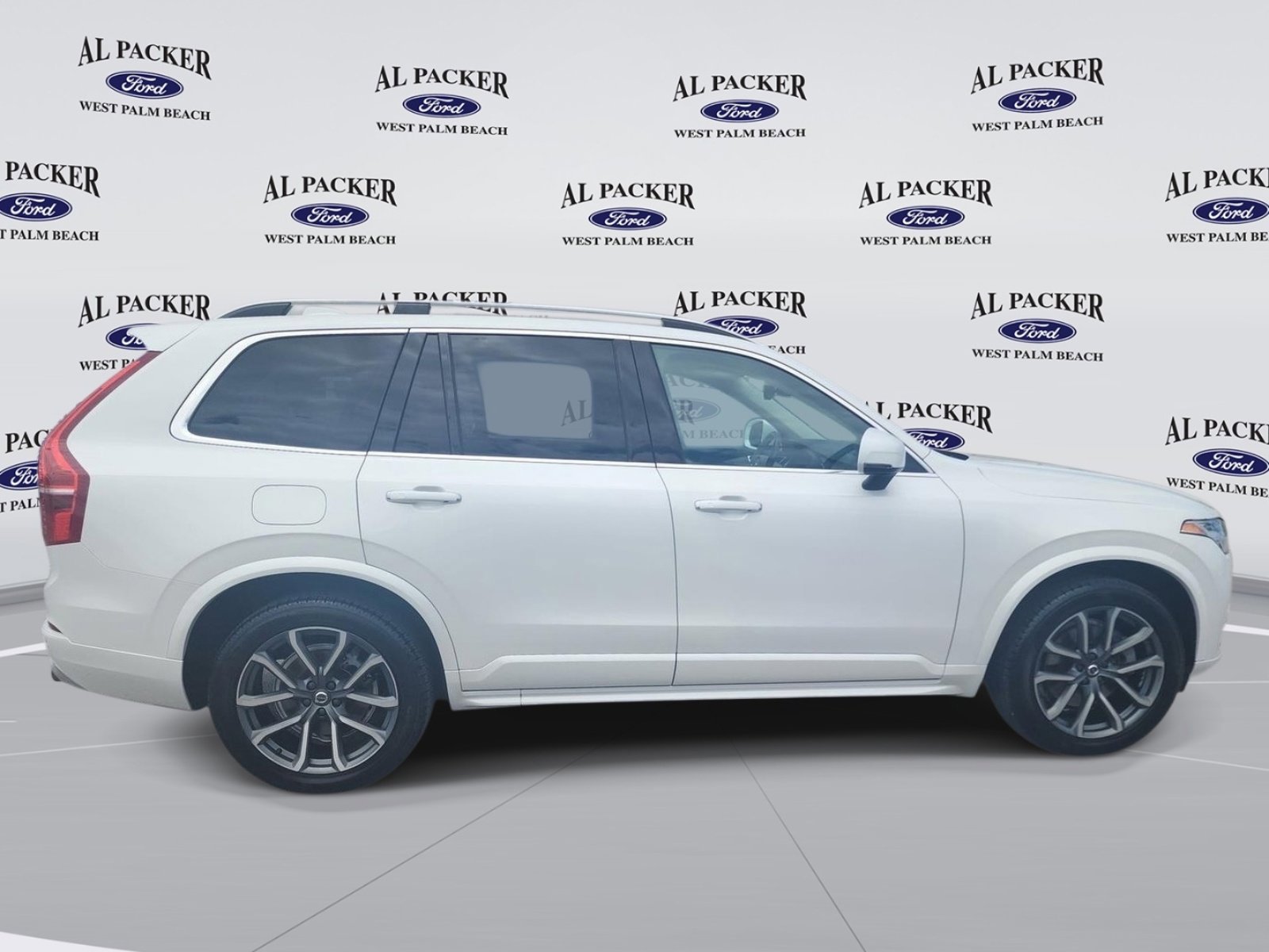 Used 2019 Volvo XC90 T5 Momentum image 6