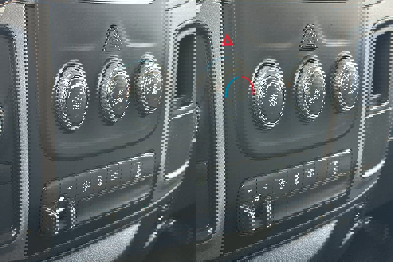 Used 2018 RAM 2500 Tradesman w/ Chrome Appearance Group image 19