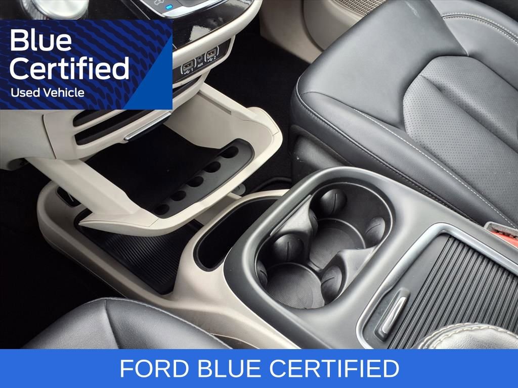 Used 2024 Chrysler Pacifica Touring-L image 22