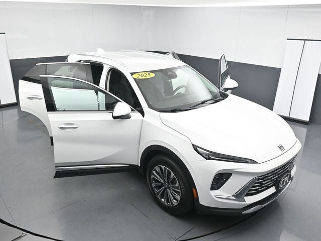 Used 2025 Buick Envision Preferred AWD/4WD image 34