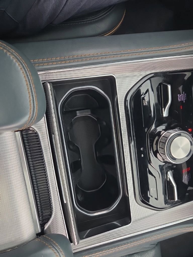 Used 2022 Jeep Grand Wagoneer Series III w/ Rear Seat Video Group 1 image 20