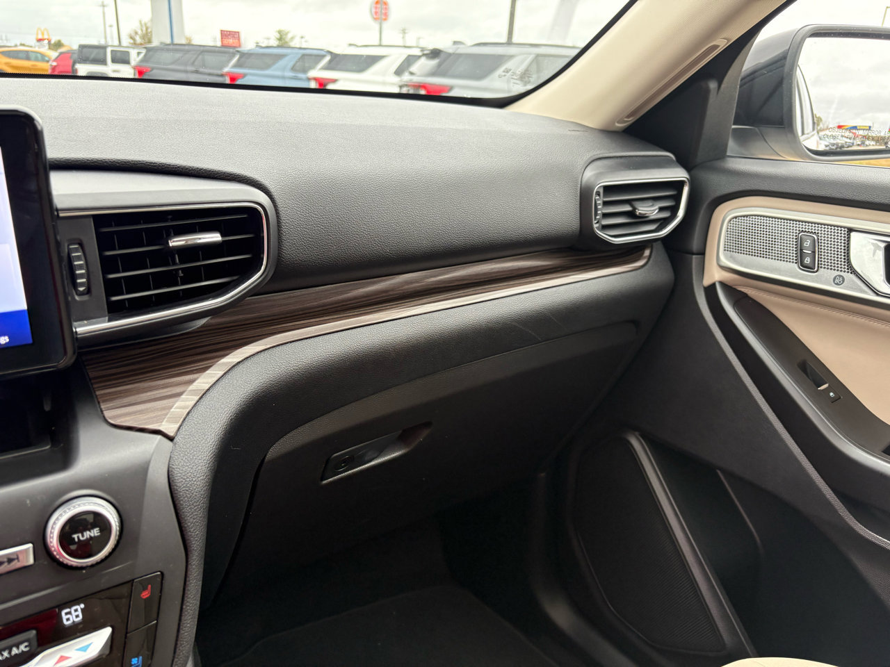 Certified 2020 Ford Explorer Limited image 24