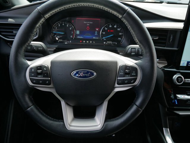 Certified 2022 Ford Explorer Limited w/ Limited Technology Package AWD/4WD image 18