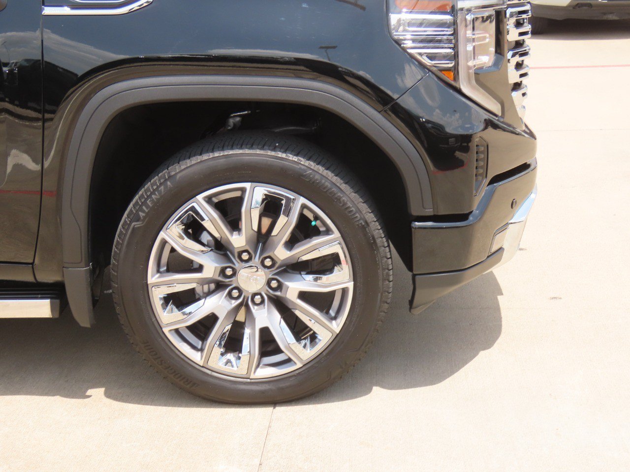 Used 2025 GMC Sierra 1500 Denali w/ Denali Reserve Package AWD/4WD image 7