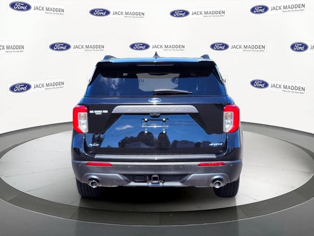 Certified 2023 Ford Explorer XLT w/ Equipment Group 202A AWD/4WD image 4
