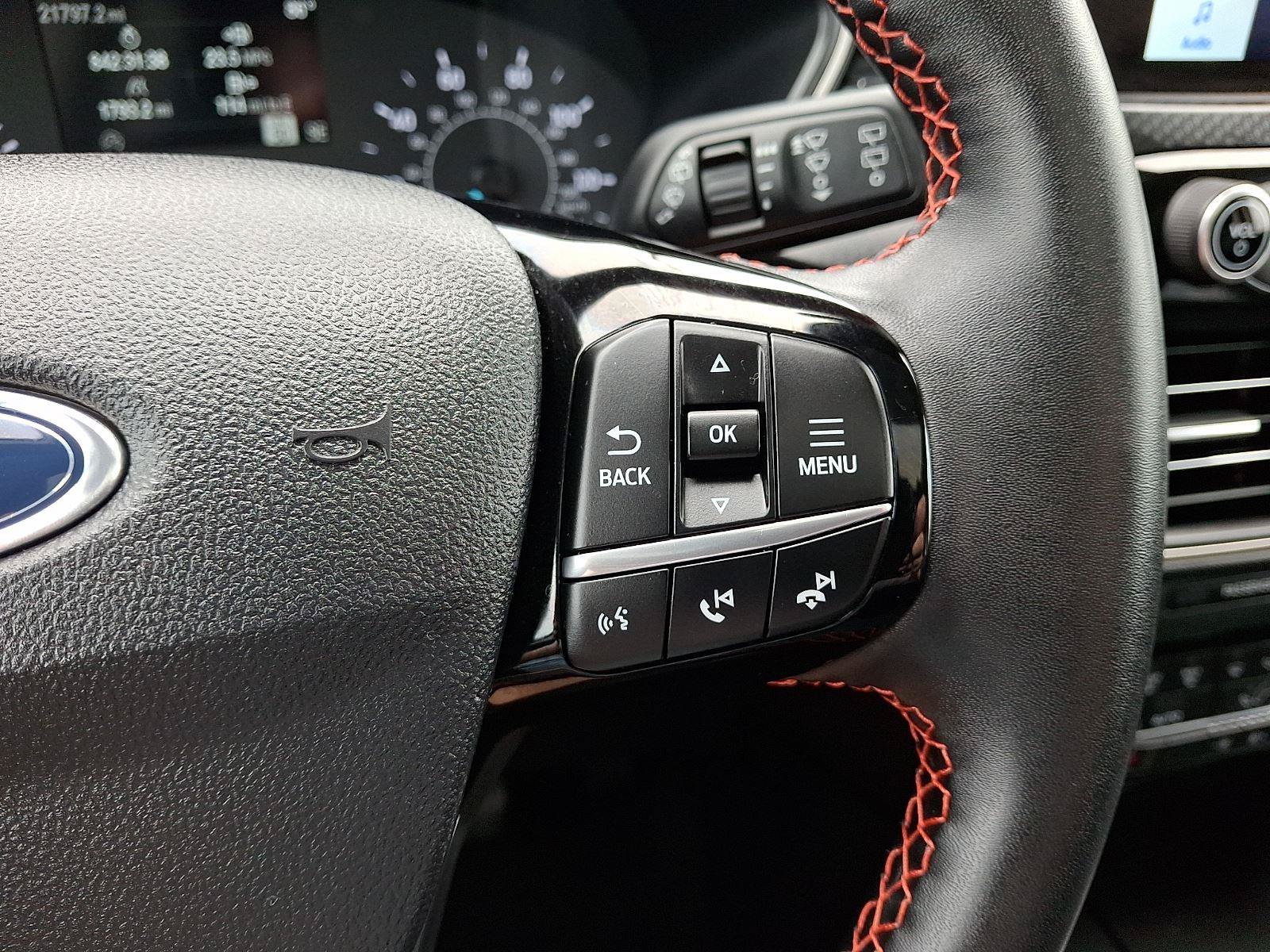 Certified 2022 Ford Escape SEL w/ SEL Stealth AWD Package image 21