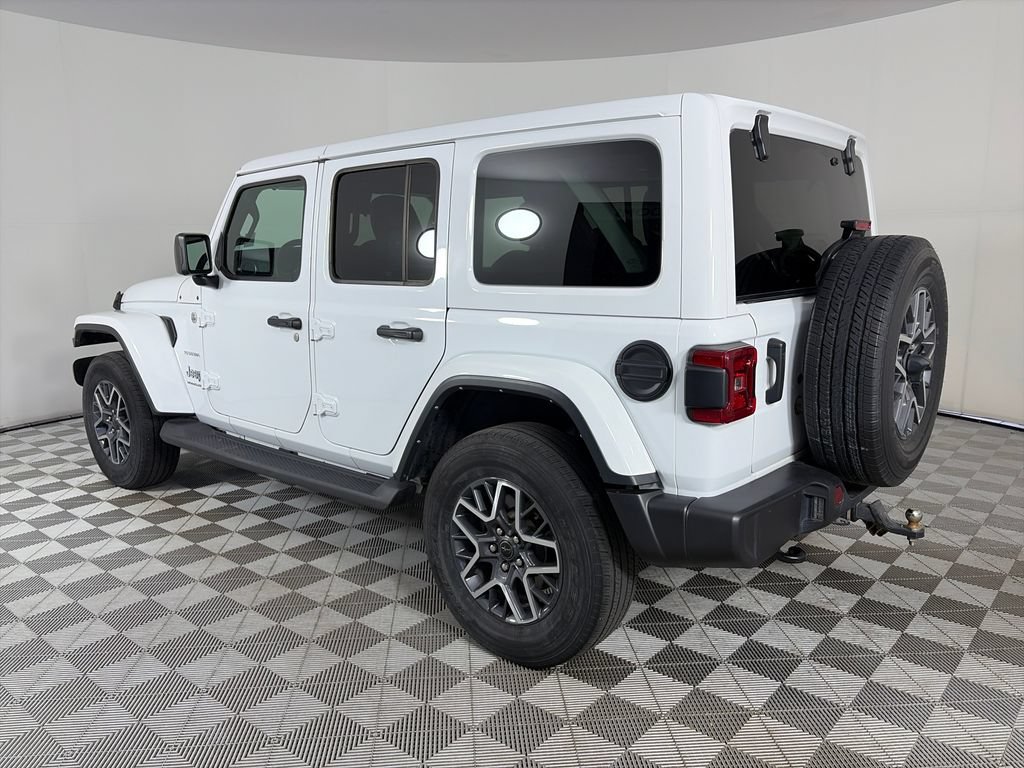 Used 2024 Jeep Wrangler Unlimited Sahara AWD/4WD image 5