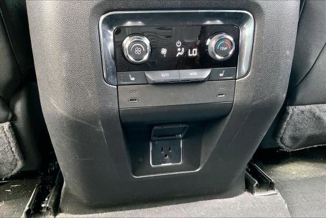 Used 2025 Chevrolet Suburban RST w/ Comfort Package image 32