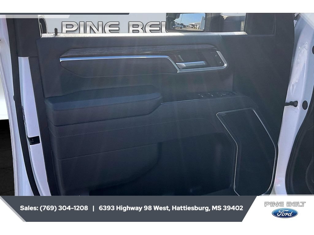 Used 2025 GMC Sierra 2500 SLE w/ SLE Value Package; AWD/4WD image 18