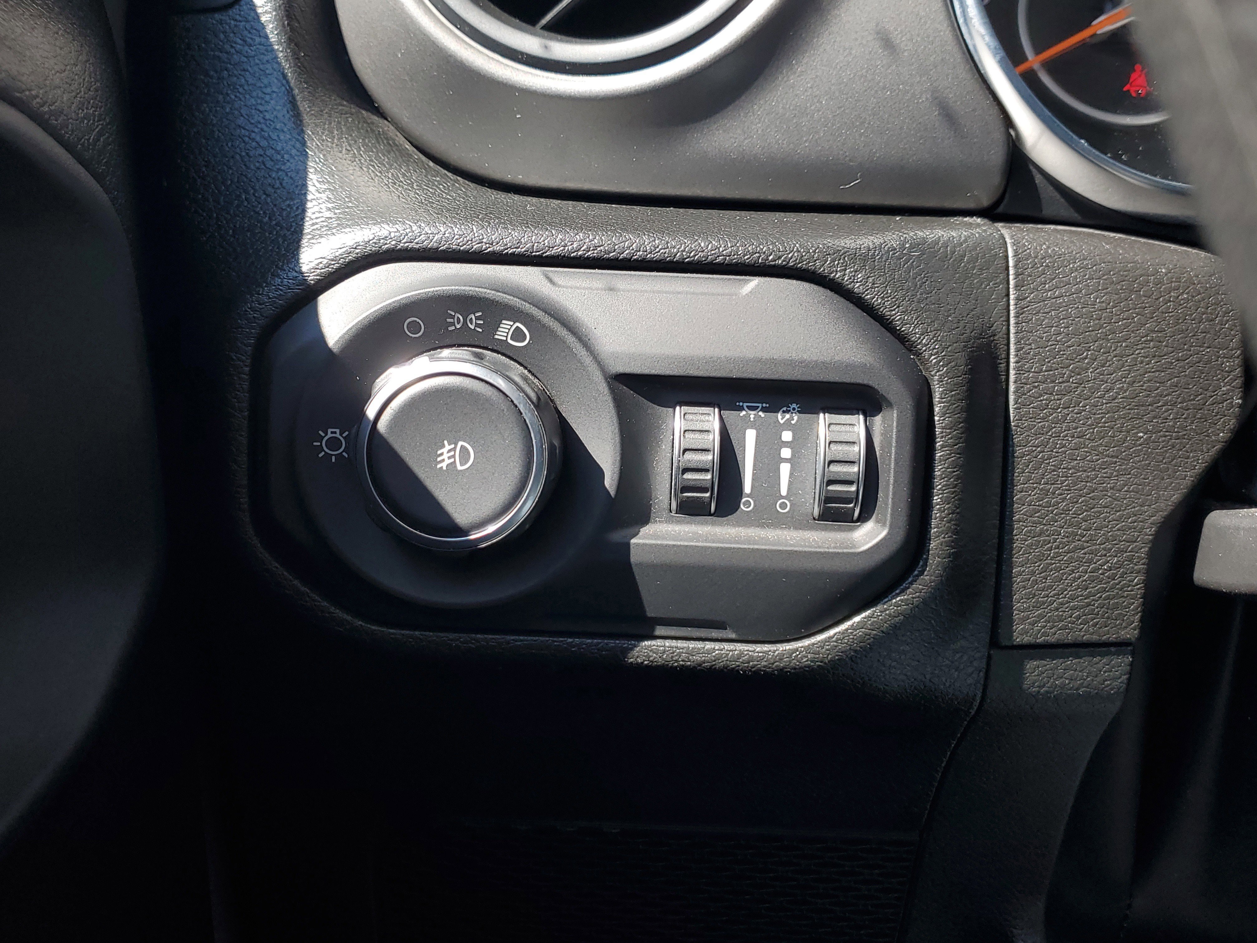 Used 2022 Jeep Wrangler Sport image 26