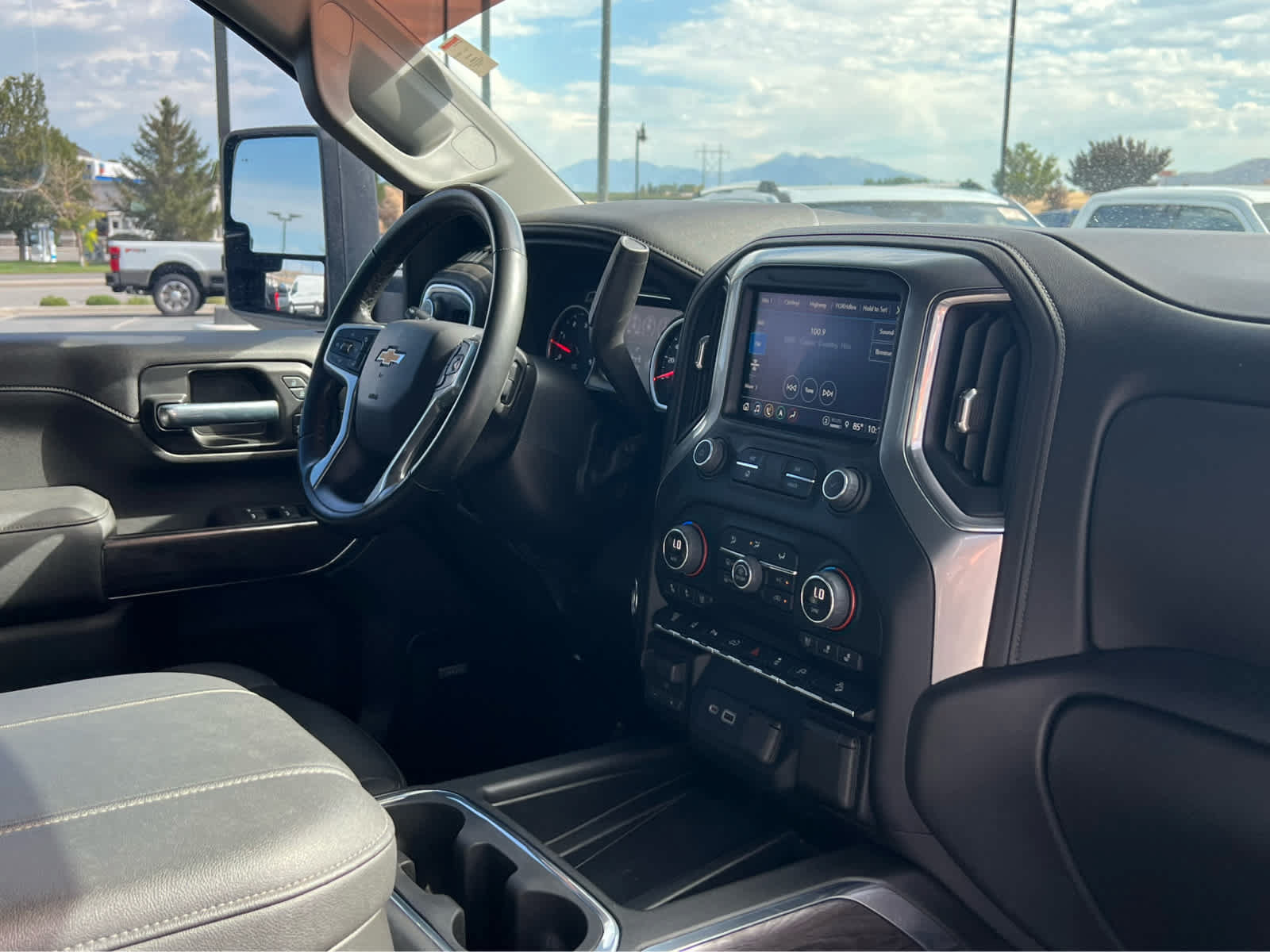 Used 2023 Chevrolet Silverado 3500 LTZ w/ LTZ Plus Package AWD/4WD image 20