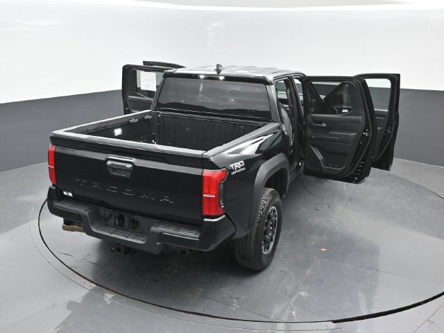 Used 2025 Toyota Tacoma TRD Off-Road AWD/4WD image 25