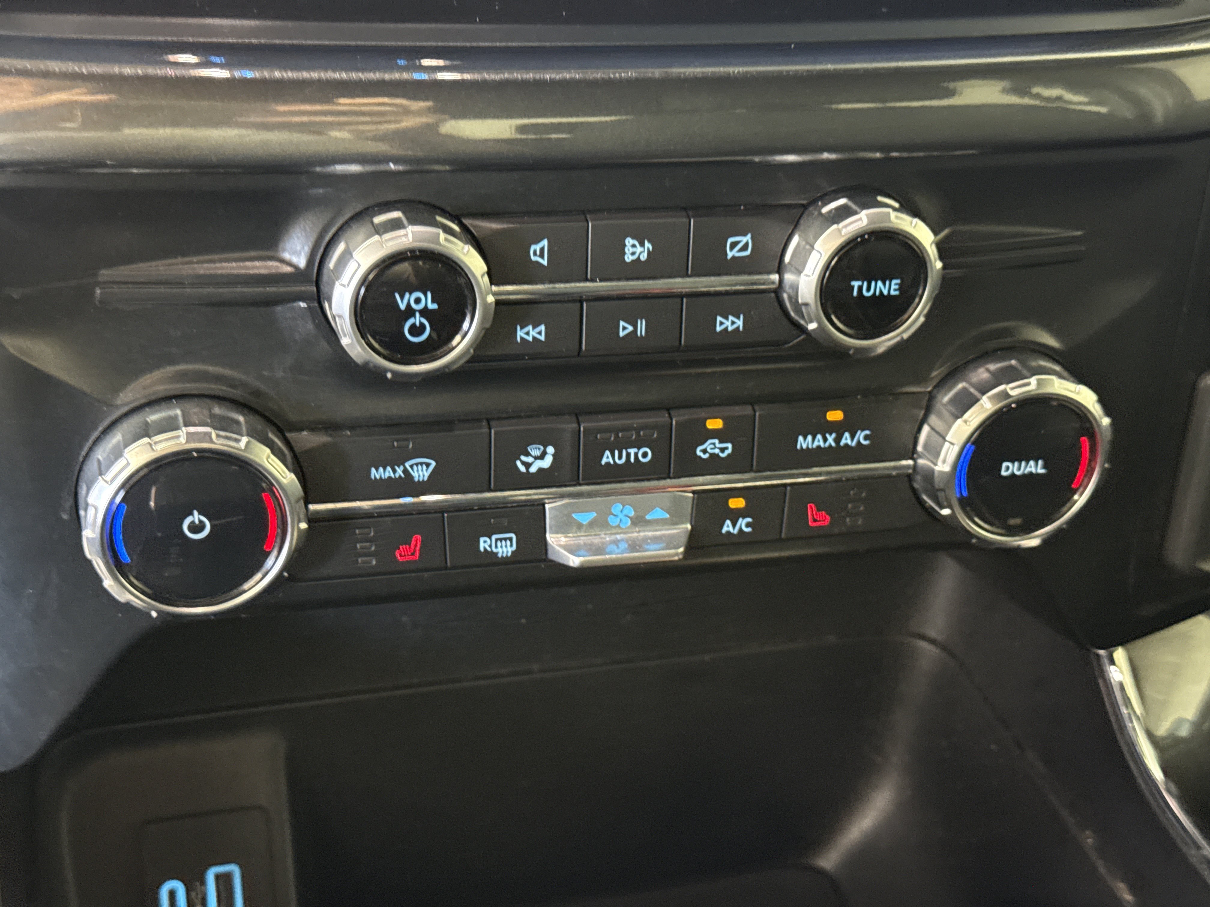 Certified 2022 Ford F150 XLT w/ Equipment Group 302A High AWD/4WD image 19