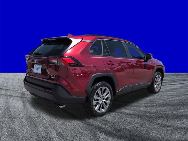 Used 2022 Toyota RAV4 XLE Premium image 5