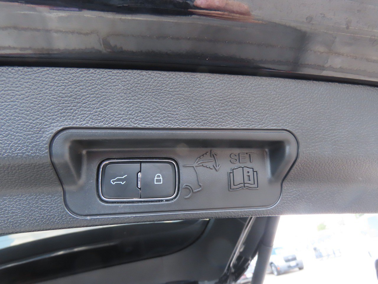 Certified 2023 Ford Explorer XLT RWD image 15