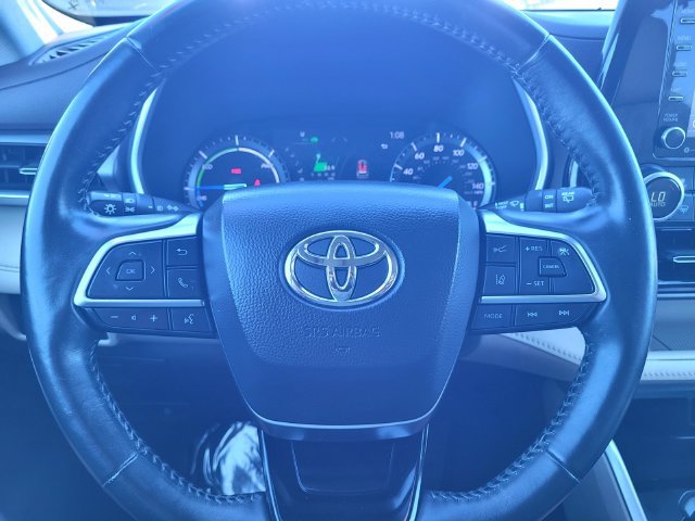 Used 2021 Toyota Highlander XLE AWD/4WD image 26