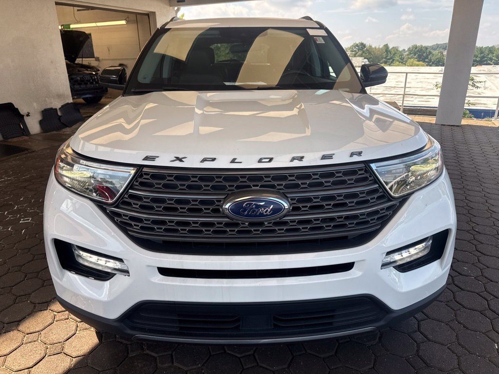 Certified 2024 Ford Explorer XLT w/ Equipment Group 202A AWD/4WD image 2