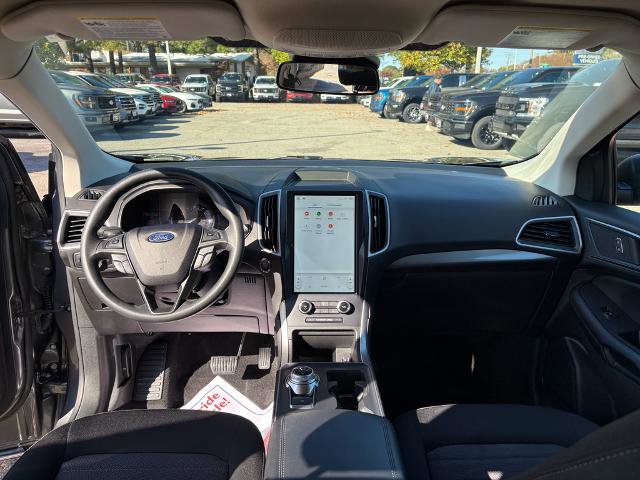Certified 2022 Ford Edge SE image 13
