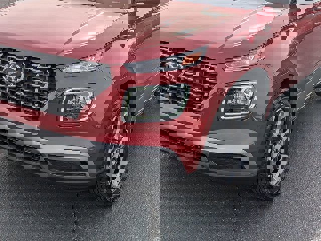 Used 2025 Hyundai Venue Limited image 2