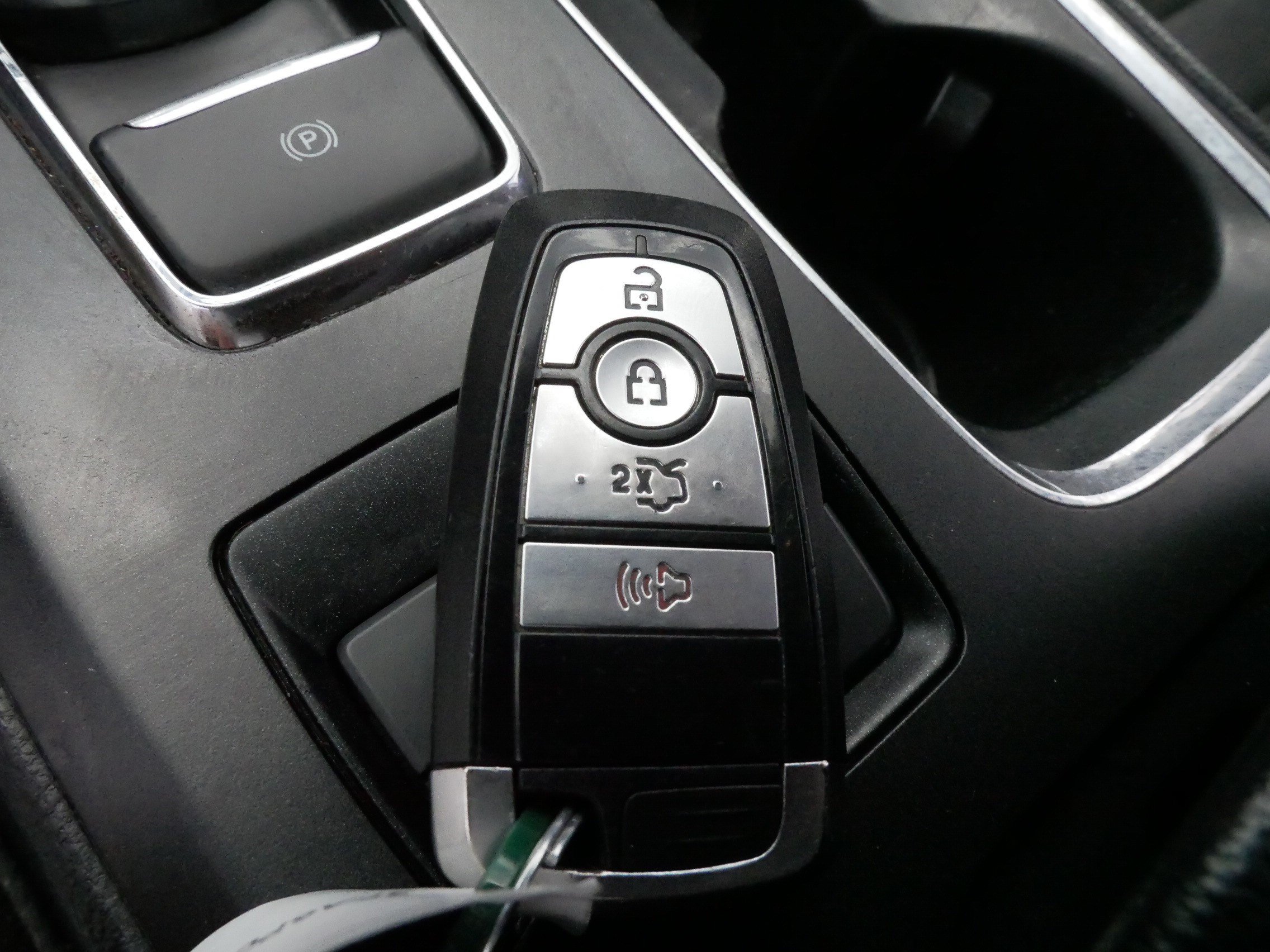 Certified 2020 Ford Fusion SE FWD image 31