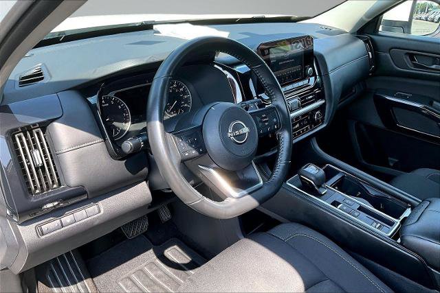 Used 2024 Nissan Pathfinder SV FWD image 14