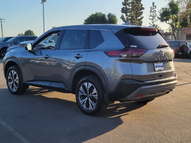 Used 2023 Nissan Rogue SV FWD image 2