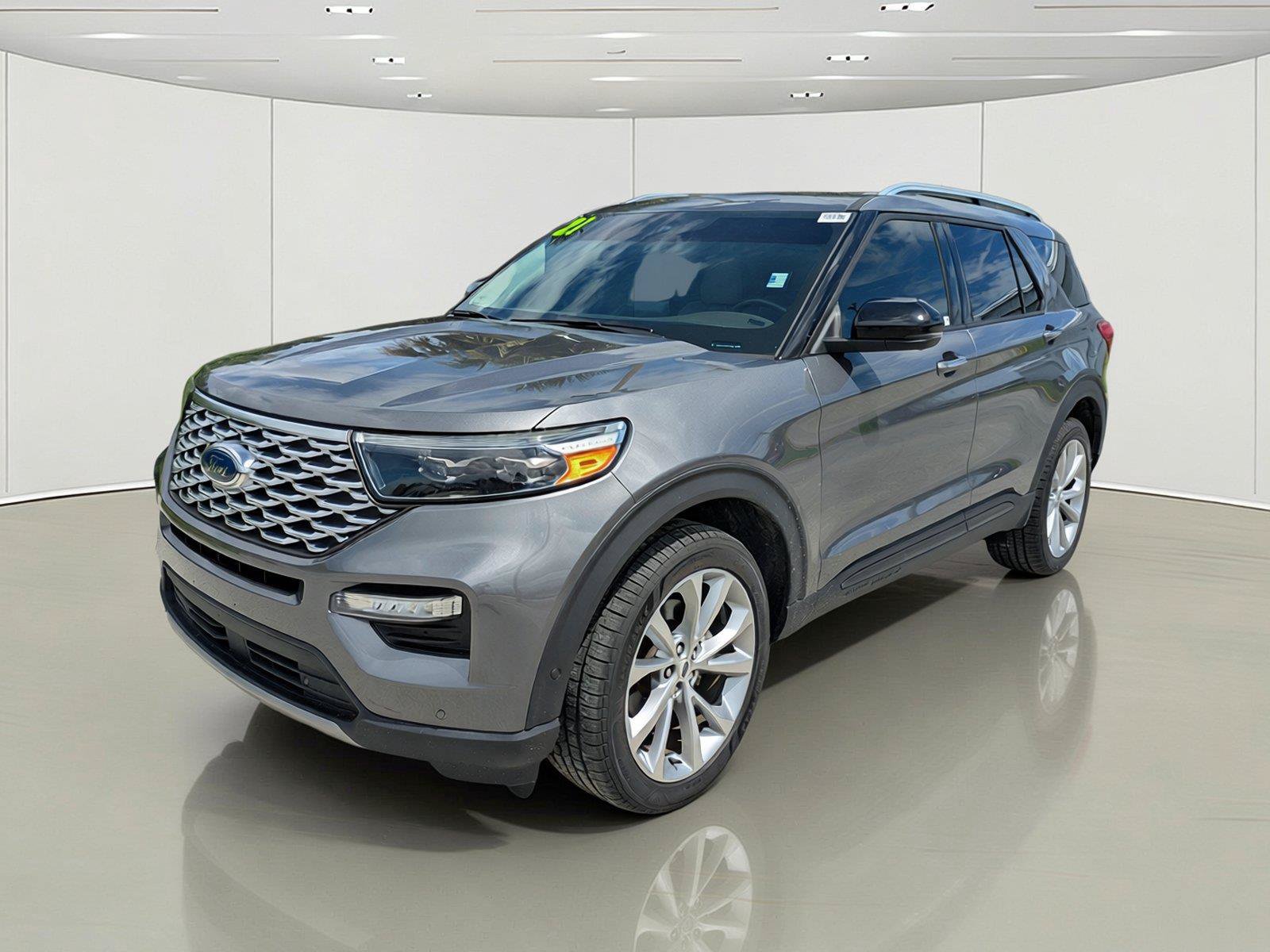 Certified 2021 Ford Explorer Platinum w/ Equipment Group 601A AWD/4WD image 2
