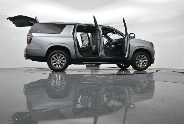 Used 2024 Chevrolet Suburban Premier AWD/4WD image 56