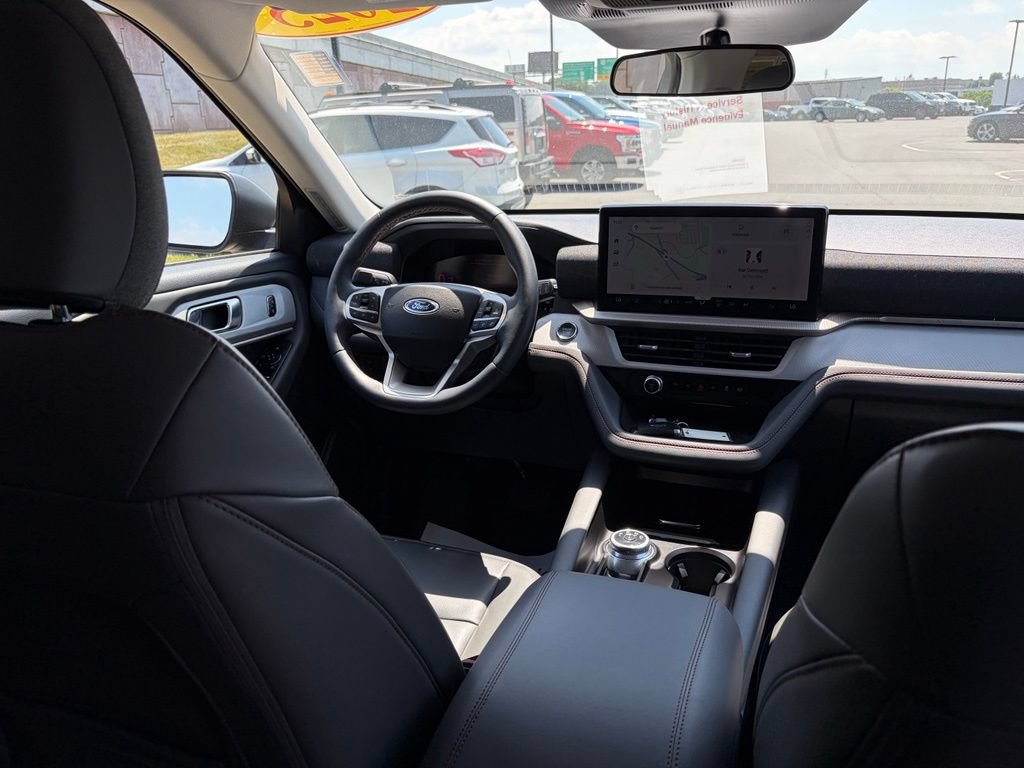Certified 2025 Ford Explorer Active w/ Active Comfort Package AWD/4WD image 28