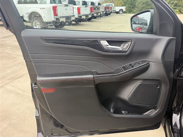 Certified 2025 Ford Escape ST-Line AWD/4WD image 12