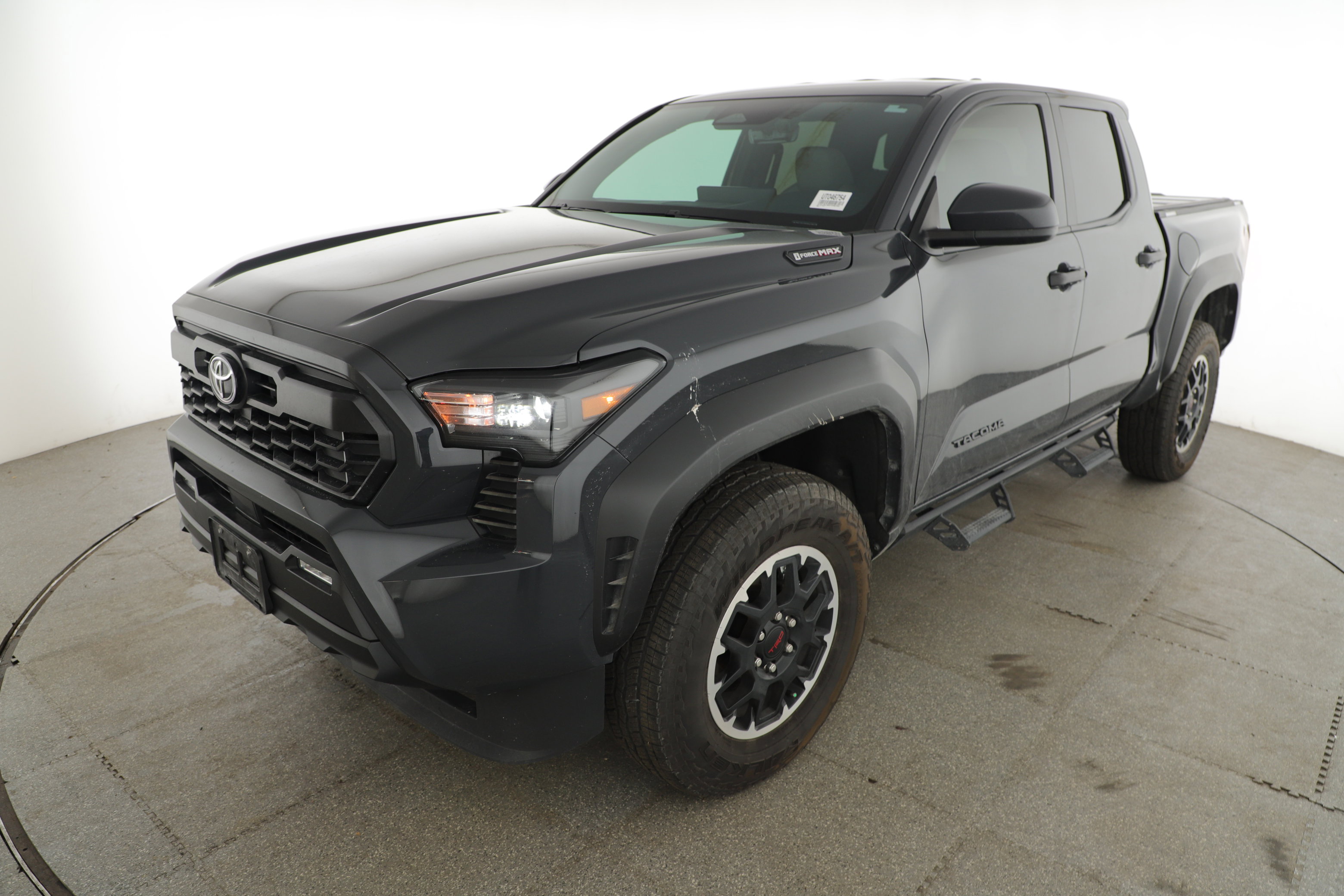 Used 2025 Toyota Tacoma TRD Off-Road AWD/4WD image 2