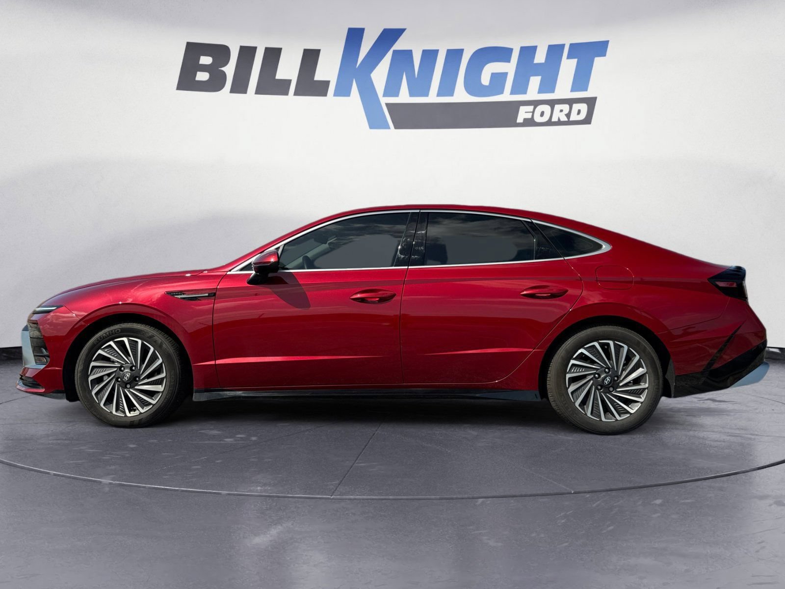 Used 2025 Hyundai Sonata SEL FWD image 2