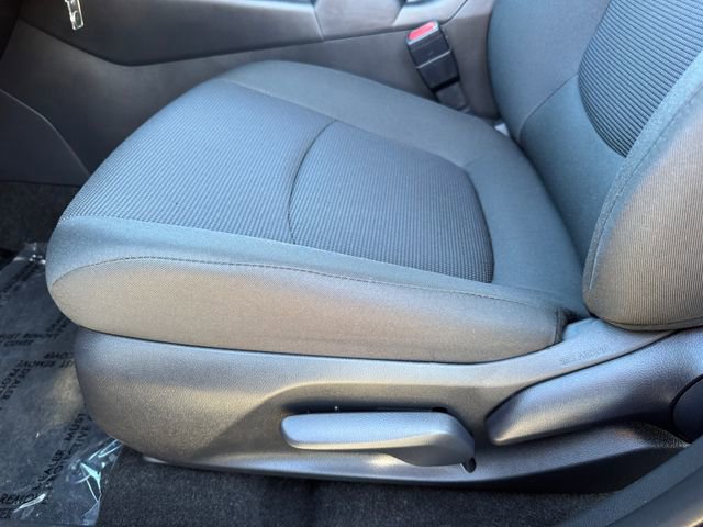 Used 2025 Toyota RAV4 LE AWD/4WD image 15