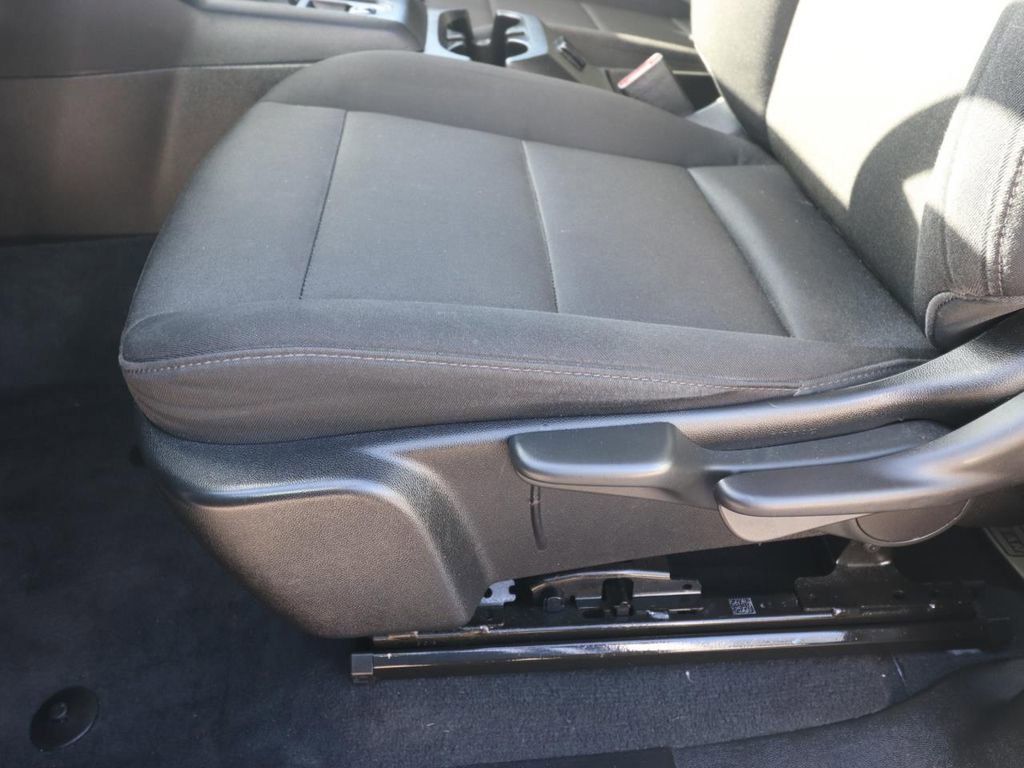 Used 2023 Chevrolet Colorado W/T image 16