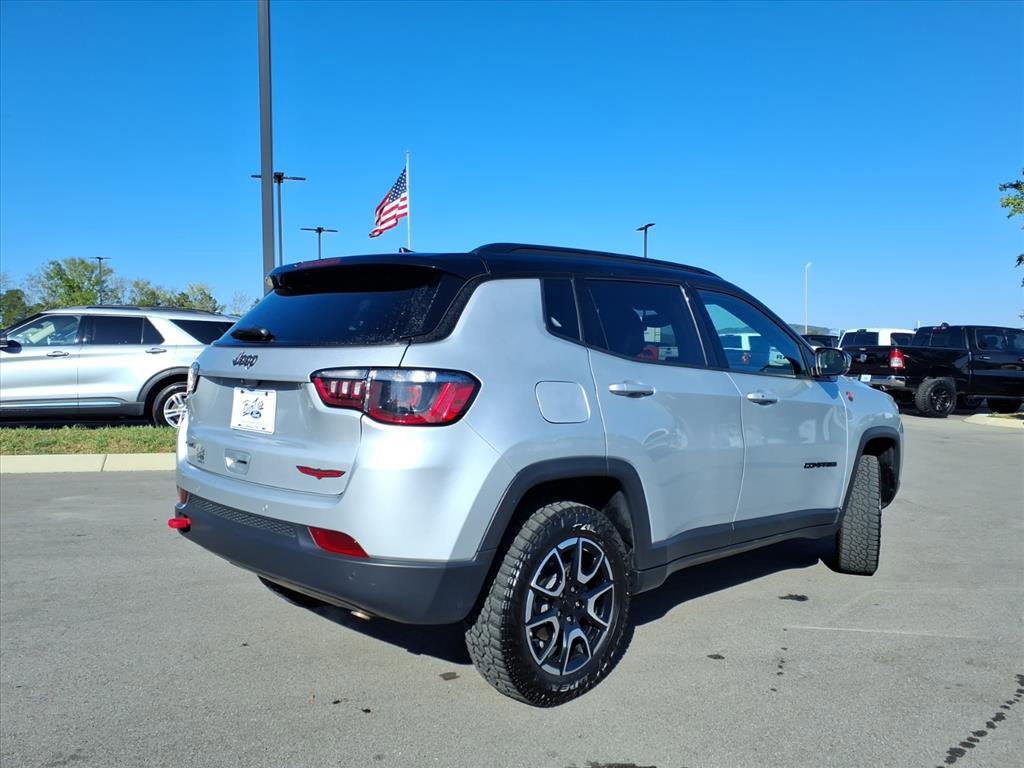 Used 2024 Jeep Compass Trailhawk image 5