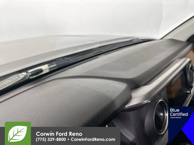 Used 2017 Toyota Tacoma SR5 AWD/4WD image 11