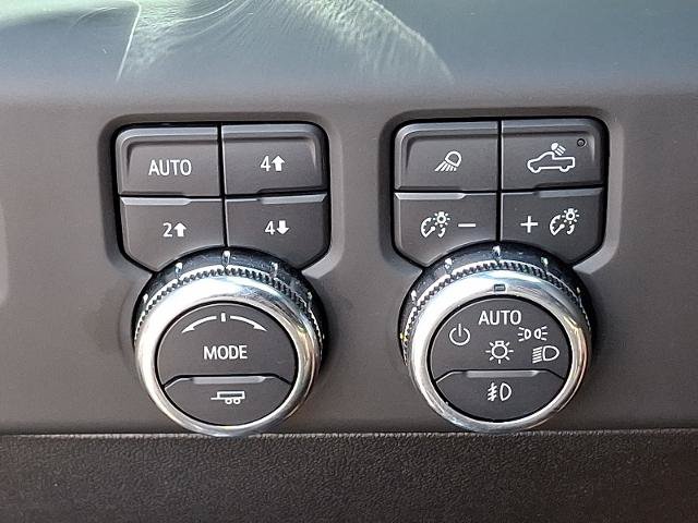 Used 2025 GMC Sierra 2500 AT4 AWD/4WD image 26
