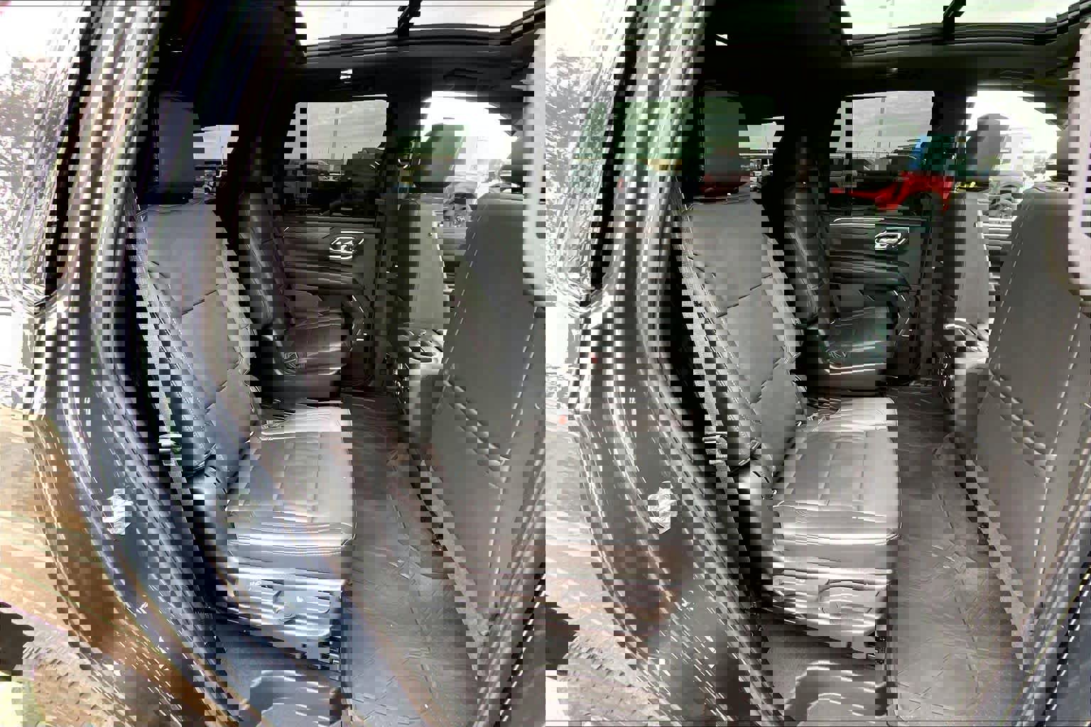 Used 2021 Chevrolet Tahoe Z71 w/ Z71 Signature Package image 40