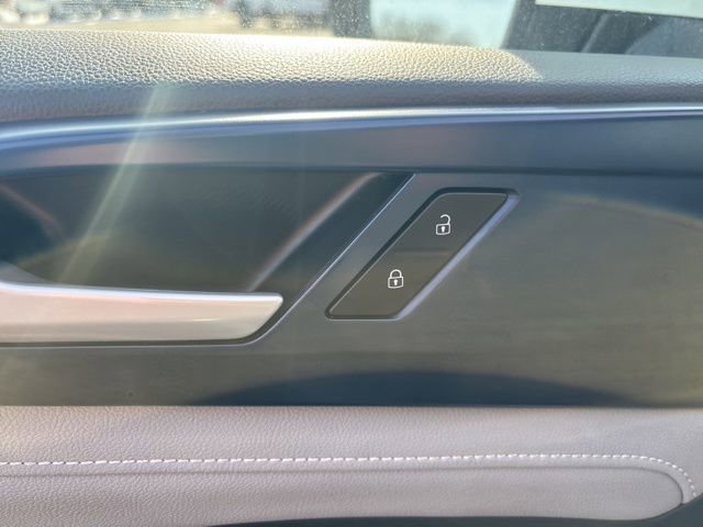 Used 2024 Volkswagen Taos SE image 14