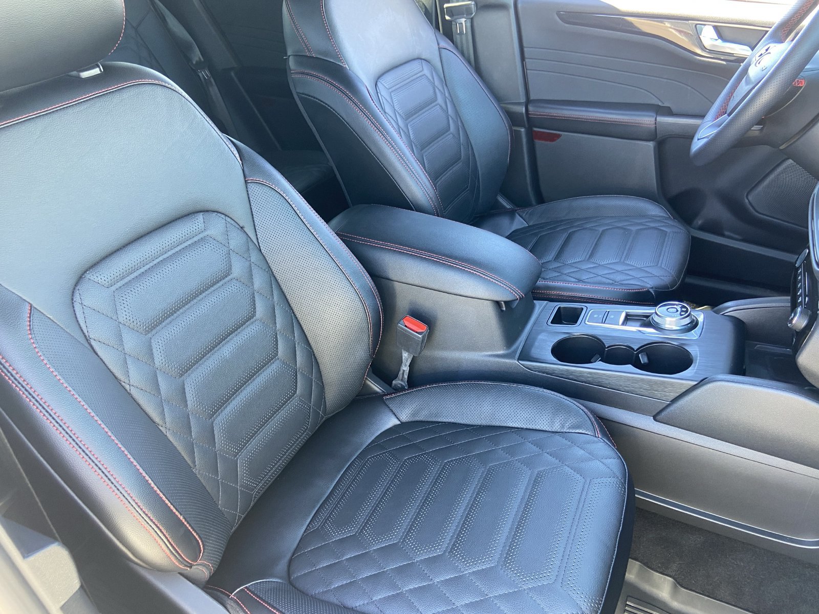 Certified 2024 Ford Escape ST-Line Elite w/ Premium Technology Package AWD/4WD image 12