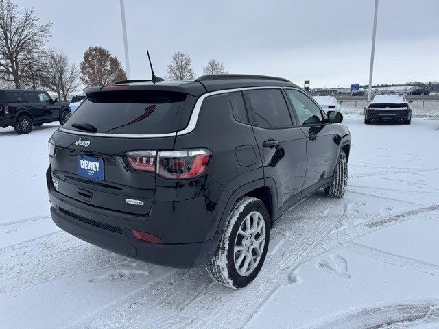 Used 2024 Jeep Compass Latitude image 5