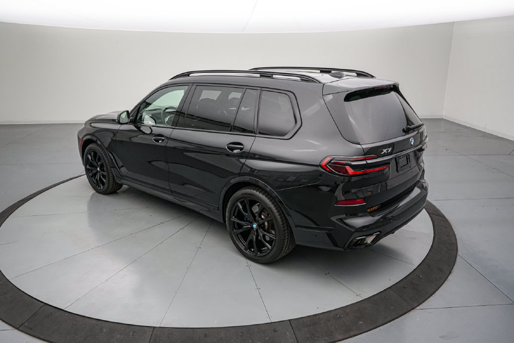 Used 2024 BMW X7 xDrive40i w/ M Sport Package AWD/4WD image 6