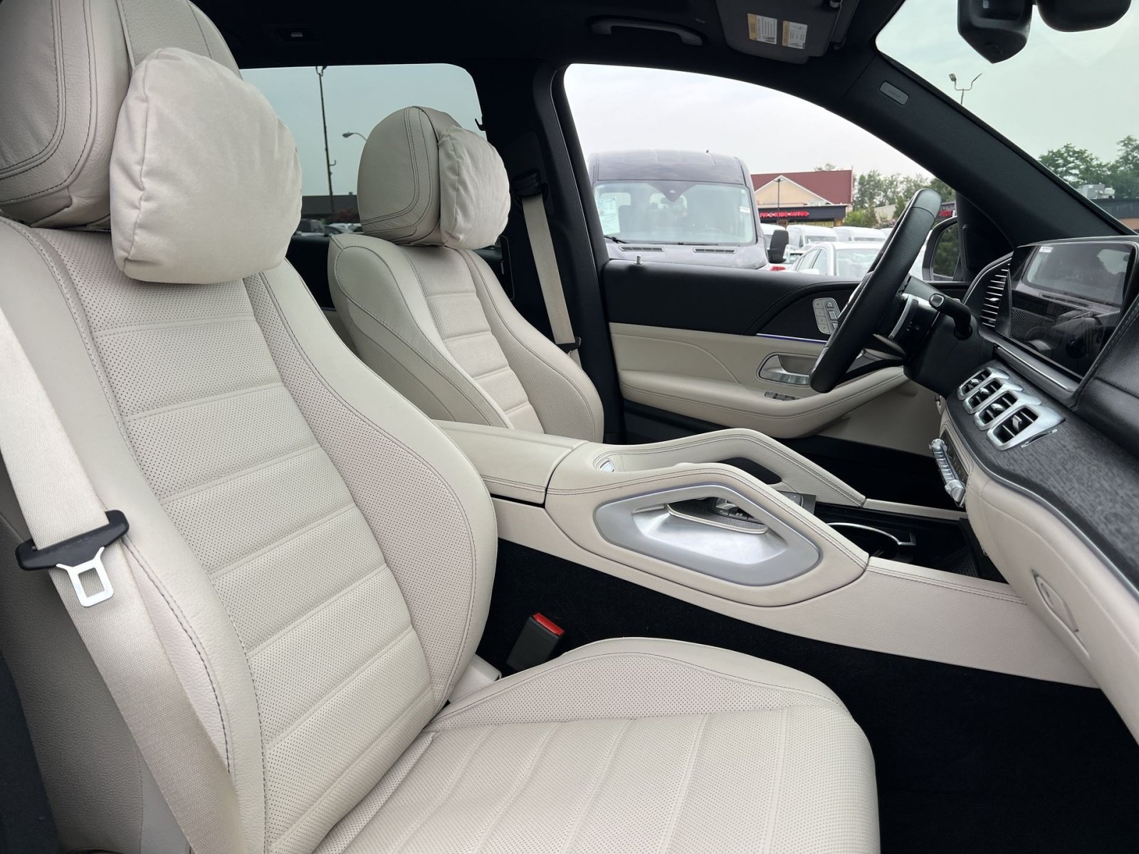 Used 2026 Mercedes-Benz GLS 450 4MATIC image 26