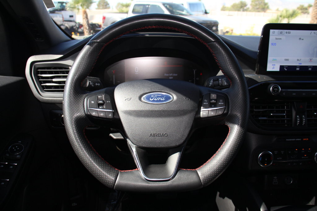 Certified 2025 Ford Escape ST-Line Select AWD/4WD image 16