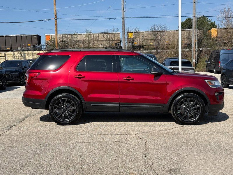 Certified 2018 Ford Explorer XLT w/ Equipment Group 202A image 5